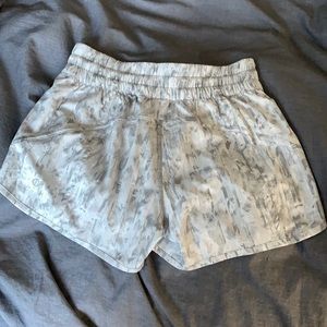 Lululemon shorts white and gray size 6